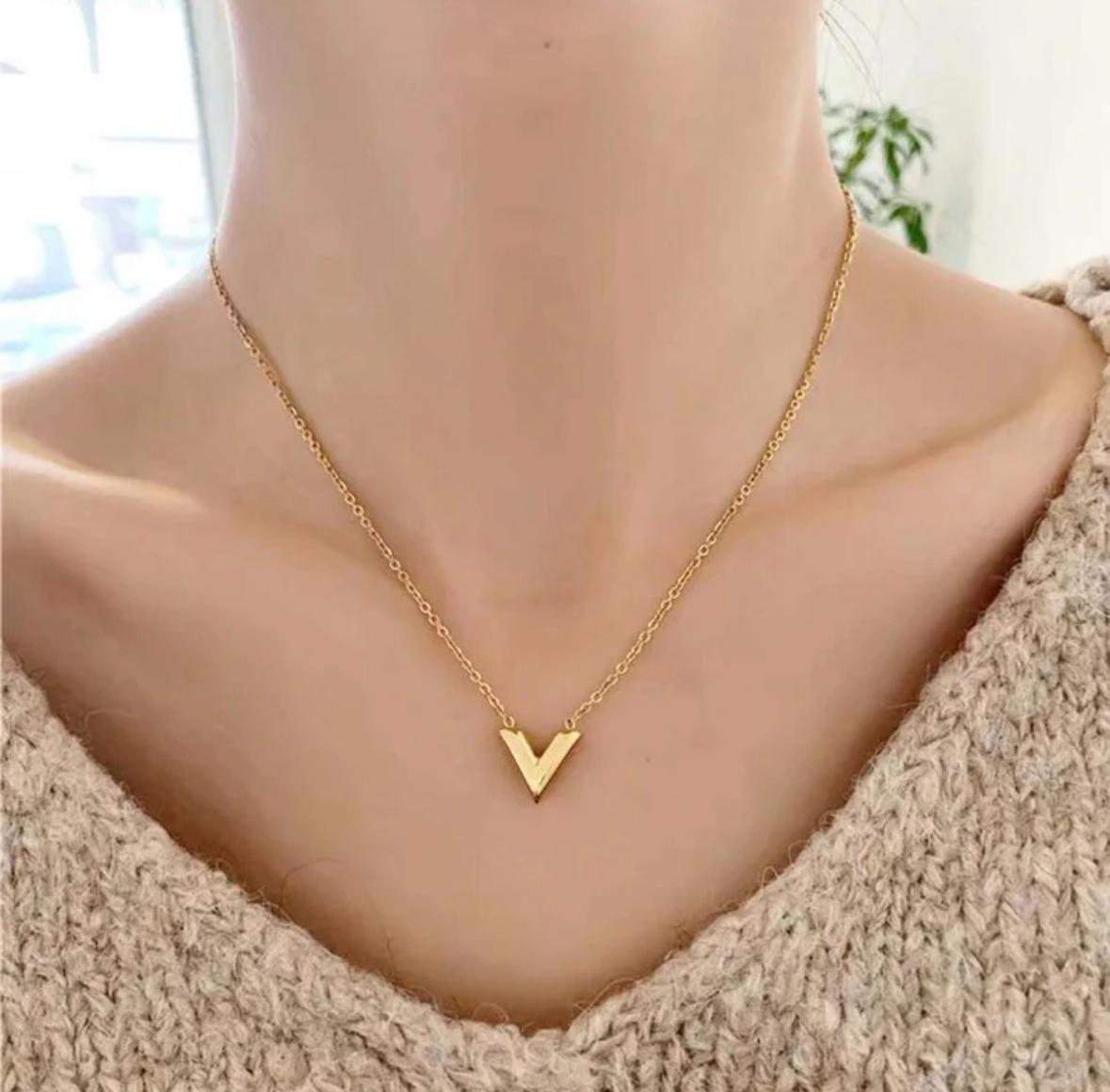 V shaped pendant