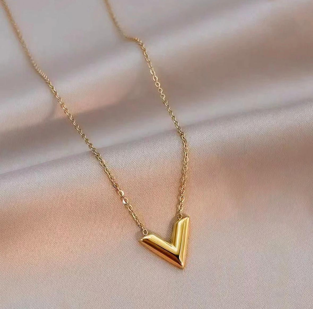 V shaped pendant