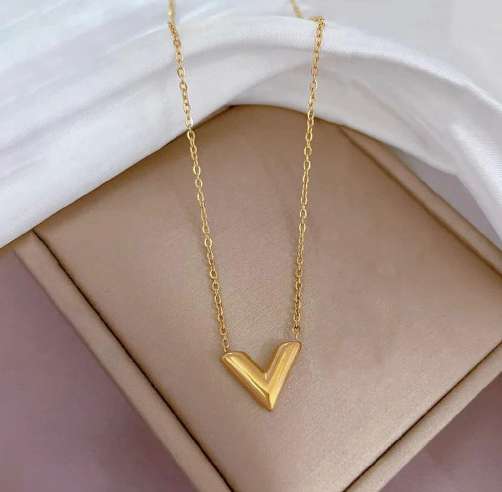V shaped pendant